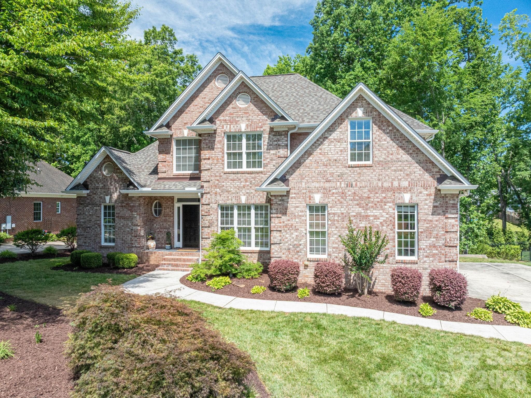 Single Family Residence at 4017 Foxes Trail, Cramerton, photo 4 of 47