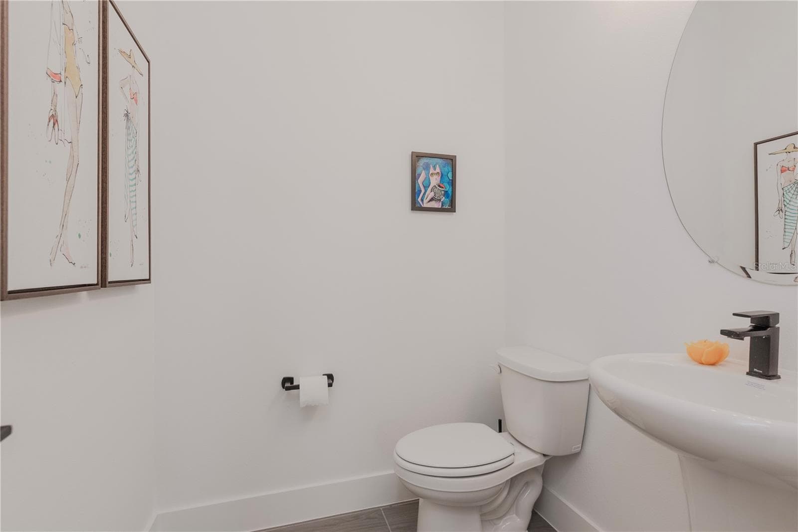 Downstairs half bathroom/powder room. - 10706 TORCHWOOD SEA WAY, SAN ANTONIO