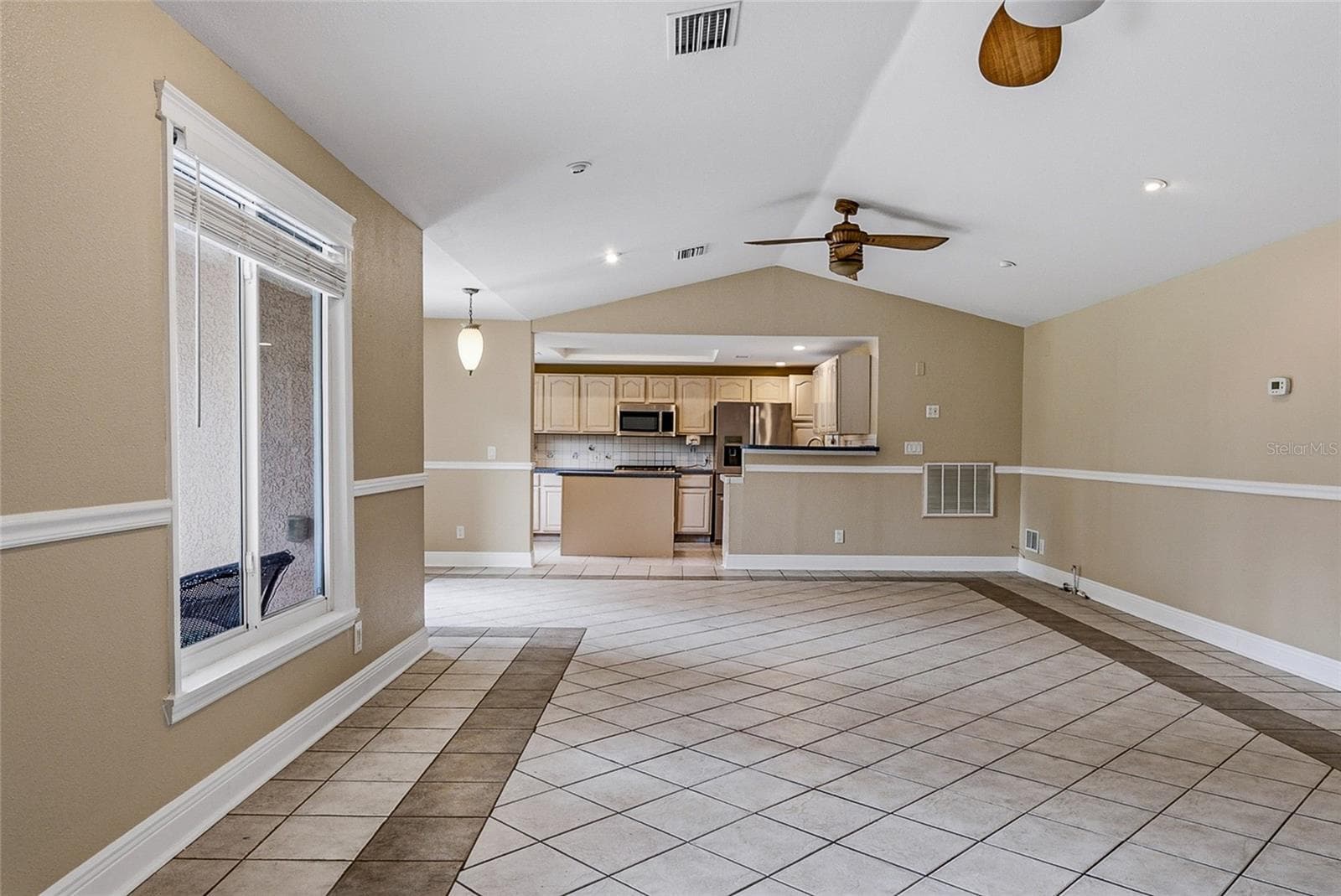 Single Family Residence at 8205 WESTRIDGE DR, TAMPA, photo 5 of 56