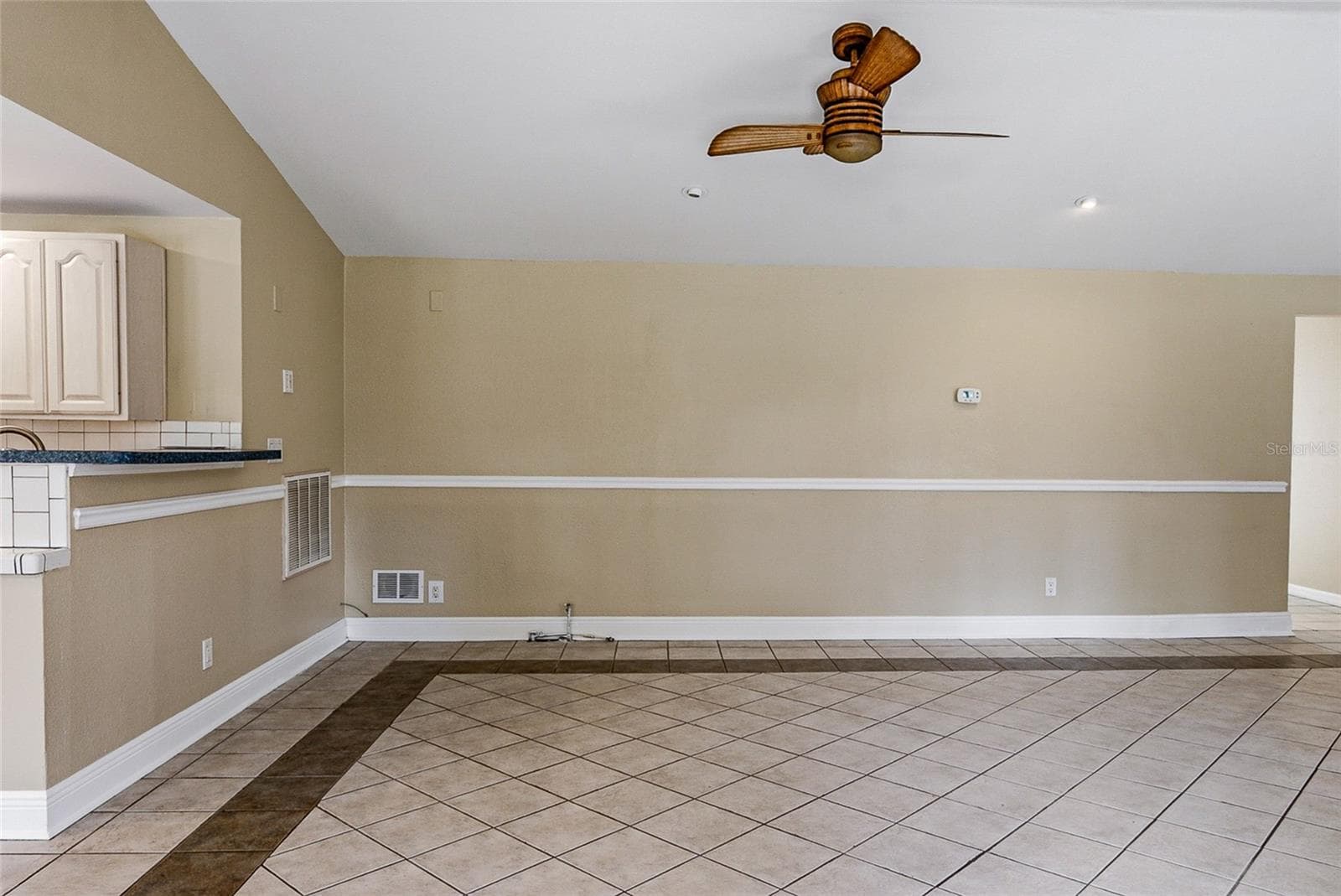 Single Family Residence at 8205 WESTRIDGE DR, TAMPA, photo 10 of 56