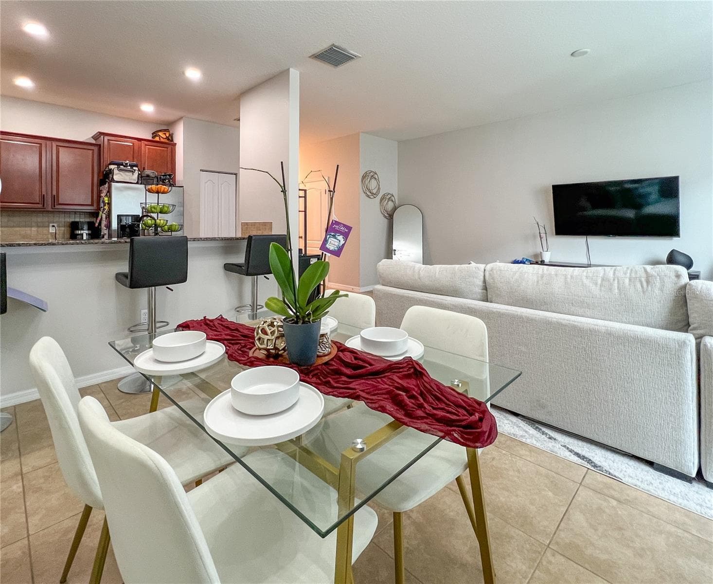 Townhouse at 772 SPRING FLOWERS TRL, BRANDON, photo 9 of 28