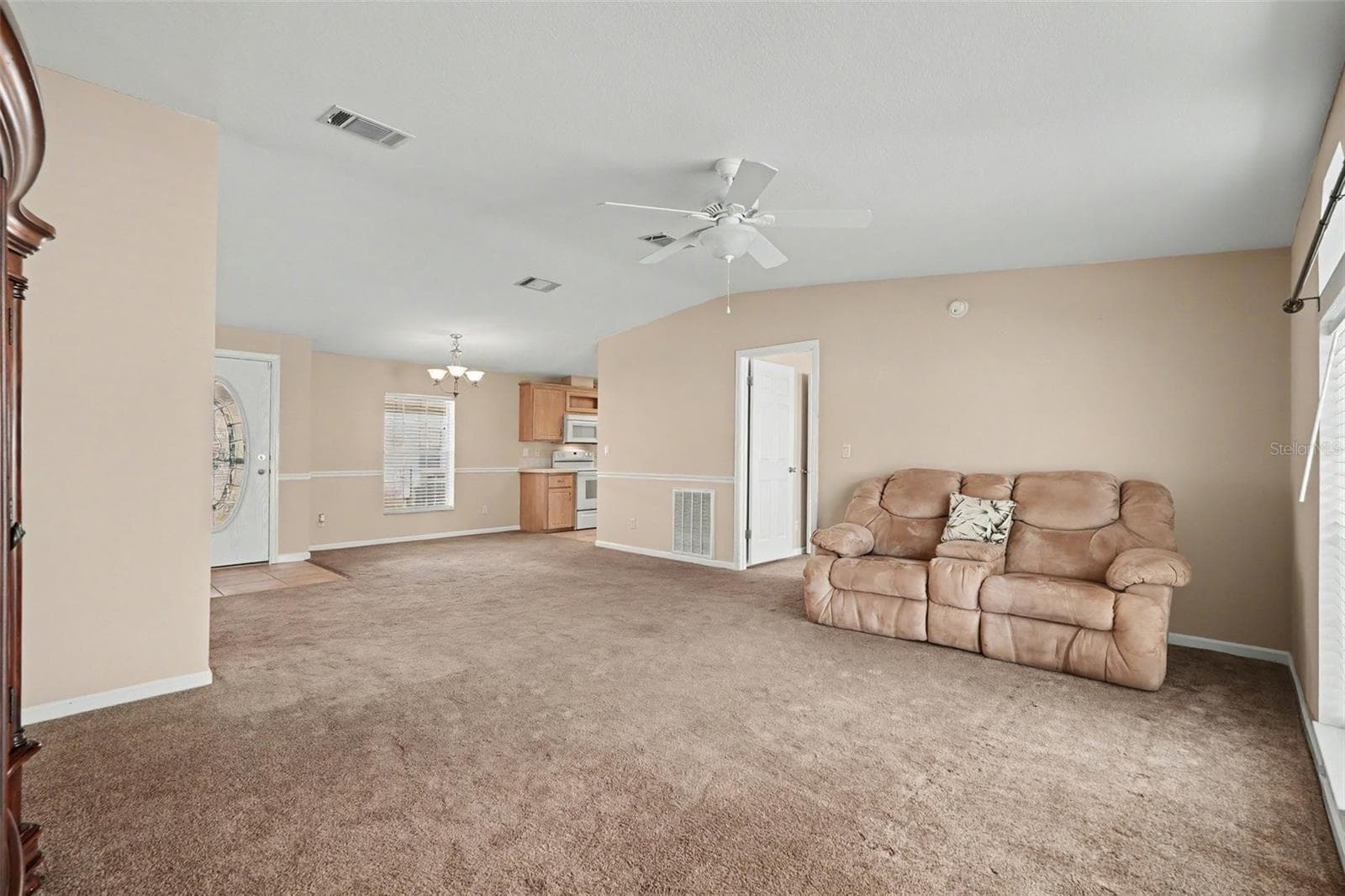 Manufactured Home at 37536 GILL AVE, ZEPHYRHILLS, photo 4 of 26