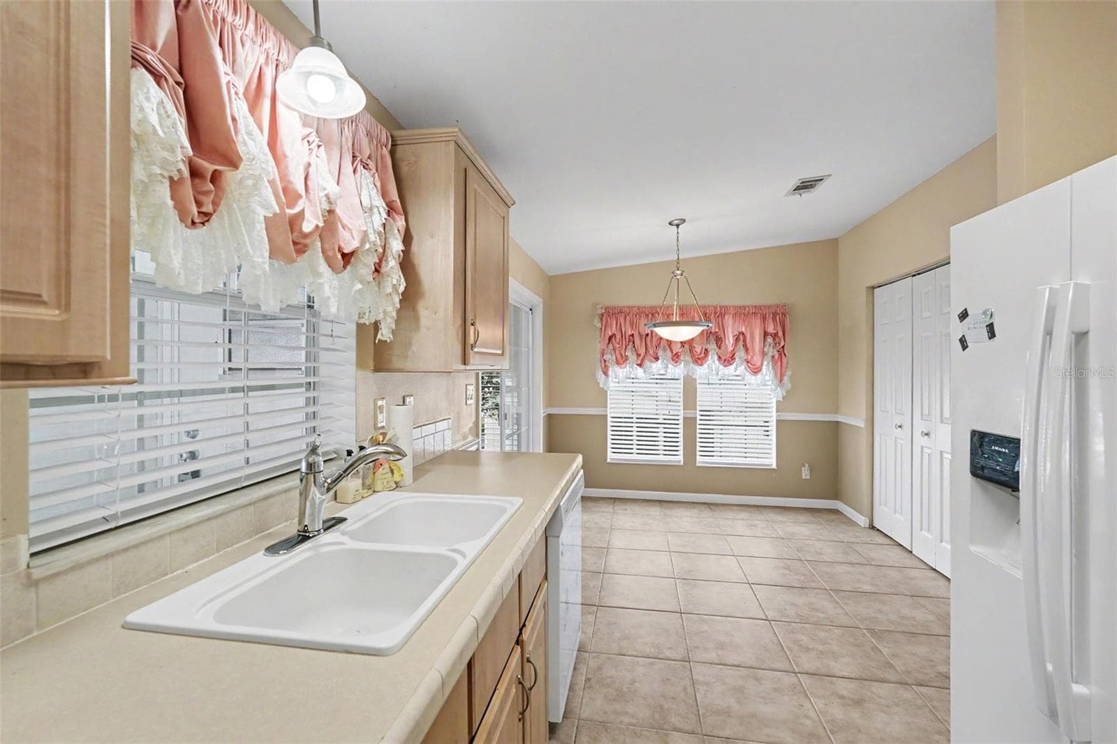 Manufactured Home at 37536 GILL AVE, ZEPHYRHILLS, photo 11 of 26