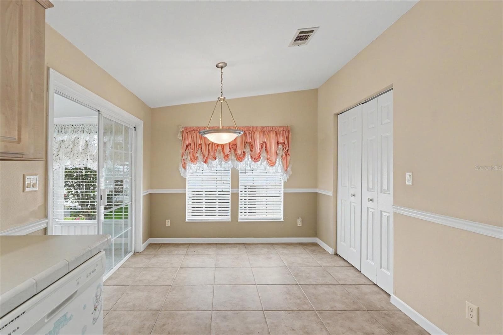 Manufactured Home at 37536 GILL AVE, ZEPHYRHILLS, photo 12 of 26