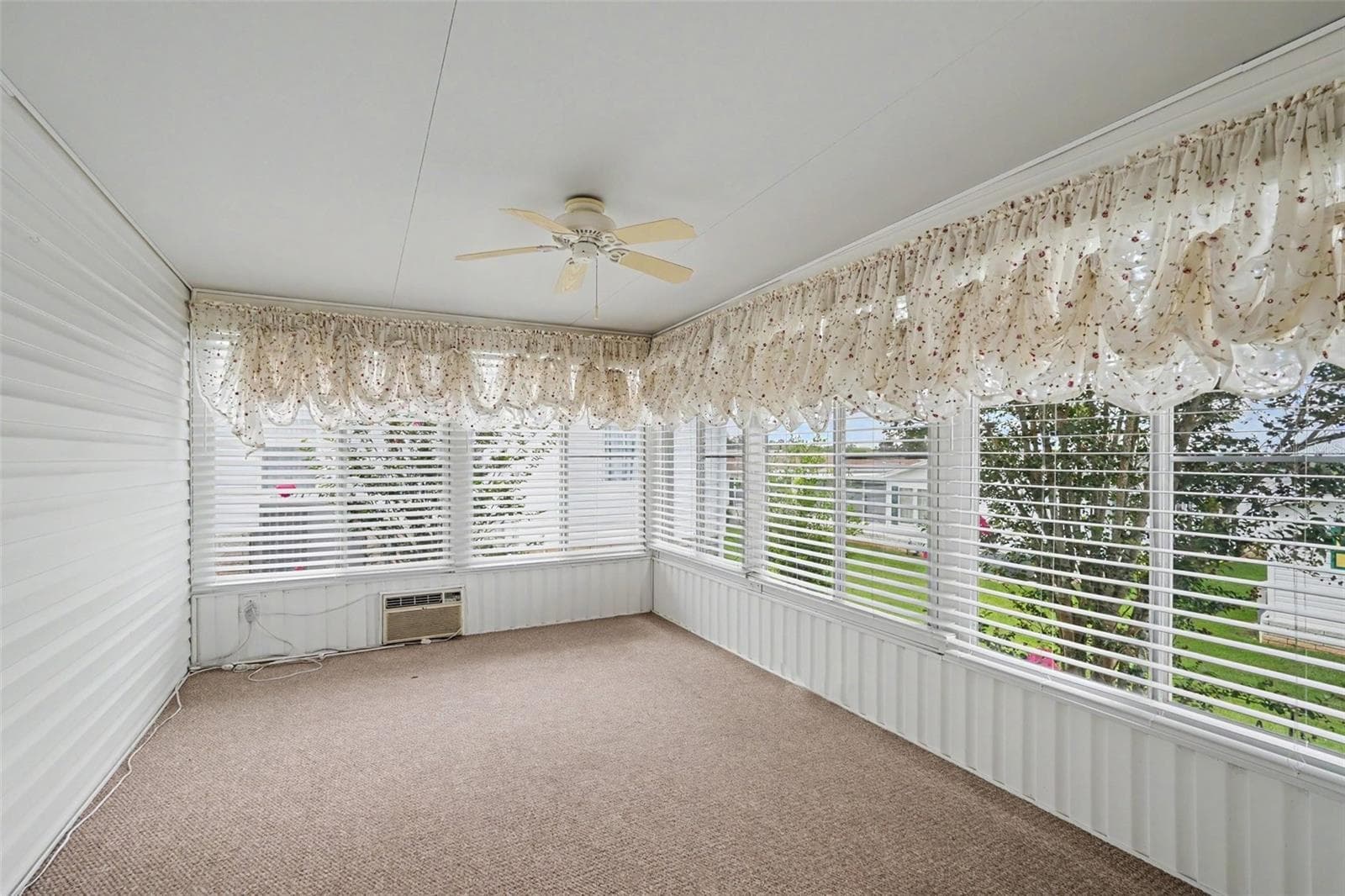 Manufactured Home at 37536 GILL AVE, ZEPHYRHILLS, photo 13 of 26