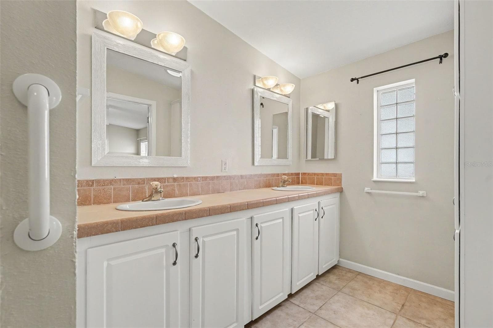 Manufactured Home at 37536 GILL AVE, ZEPHYRHILLS, photo 18 of 26