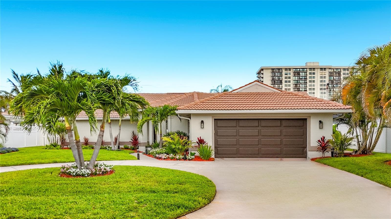 Single Family Residence at 324 LEEWARD IS, CLEARWATER BEACH, photo 4 of 77