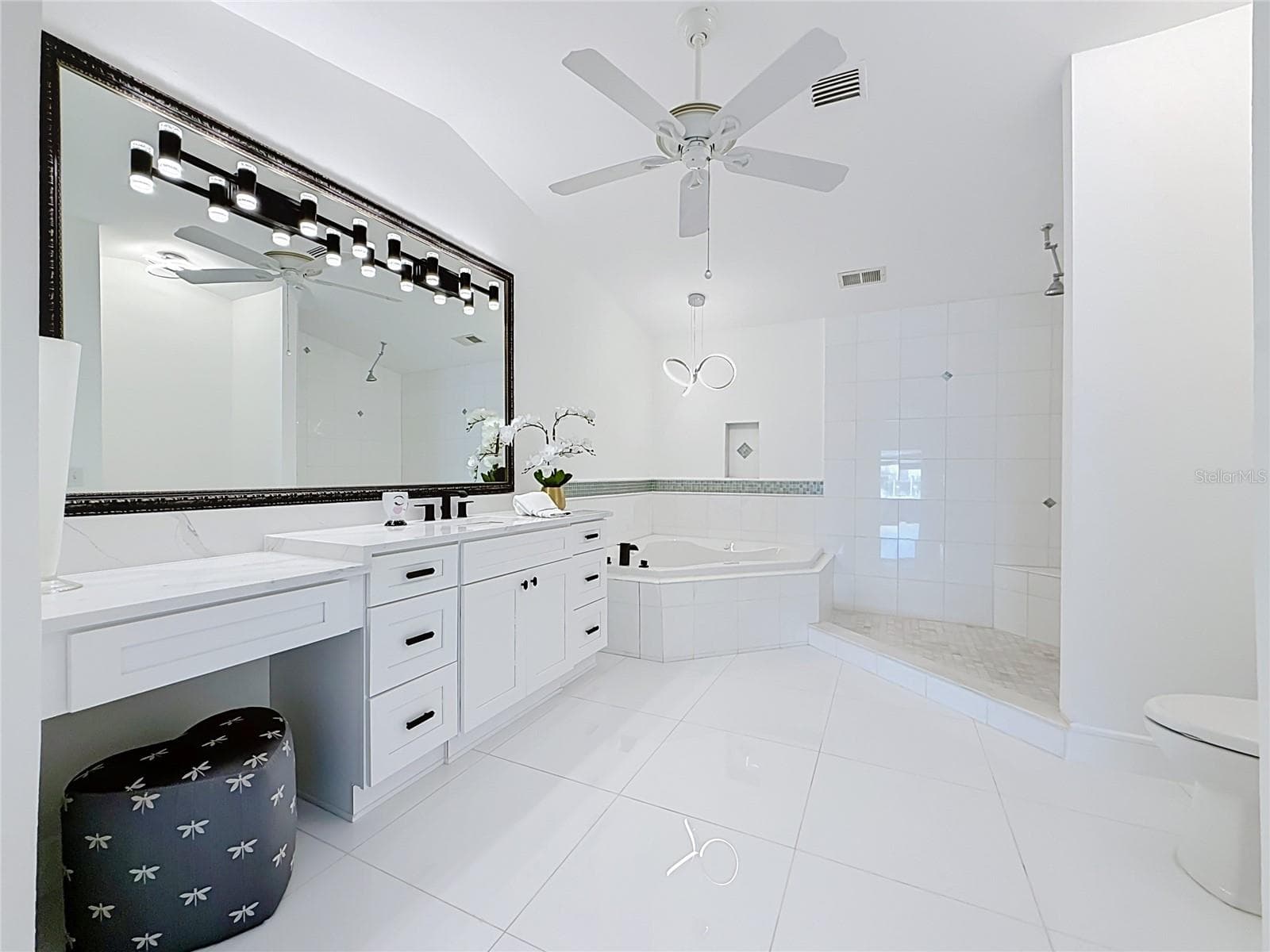 Single Family Residence at 324 LEEWARD IS, CLEARWATER BEACH, photo 35 of 77
