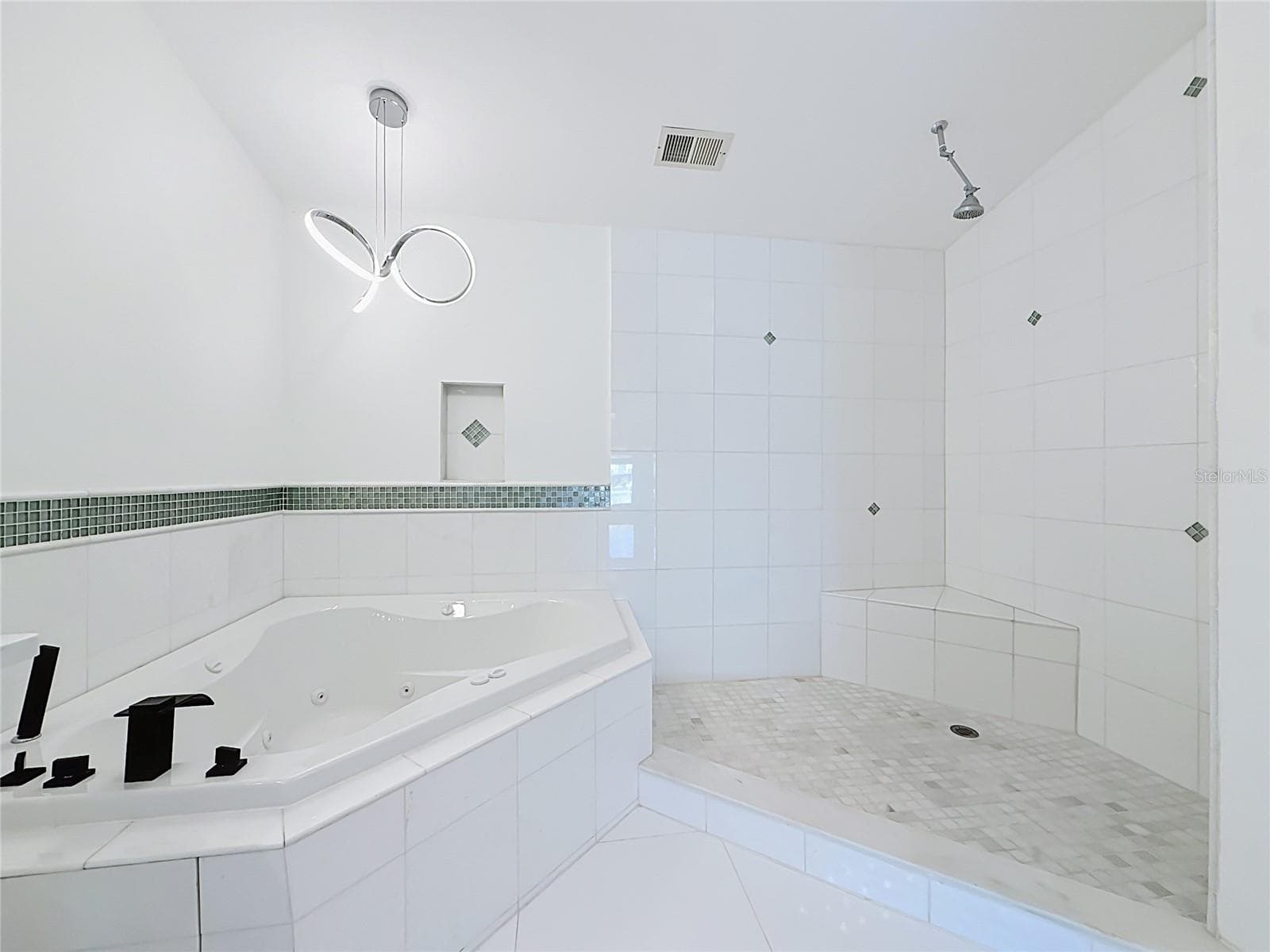 Single Family Residence at 324 LEEWARD IS, CLEARWATER BEACH, photo 37 of 77