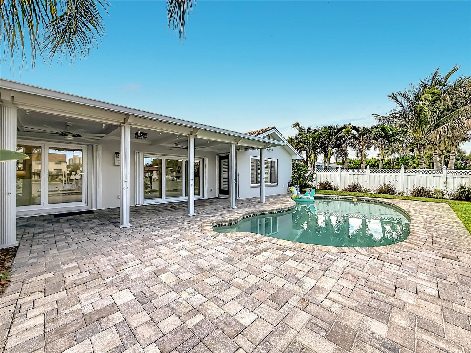 Single Family Residence at 324 LEEWARD IS, CLEARWATER BEACH, photo 45 of 77