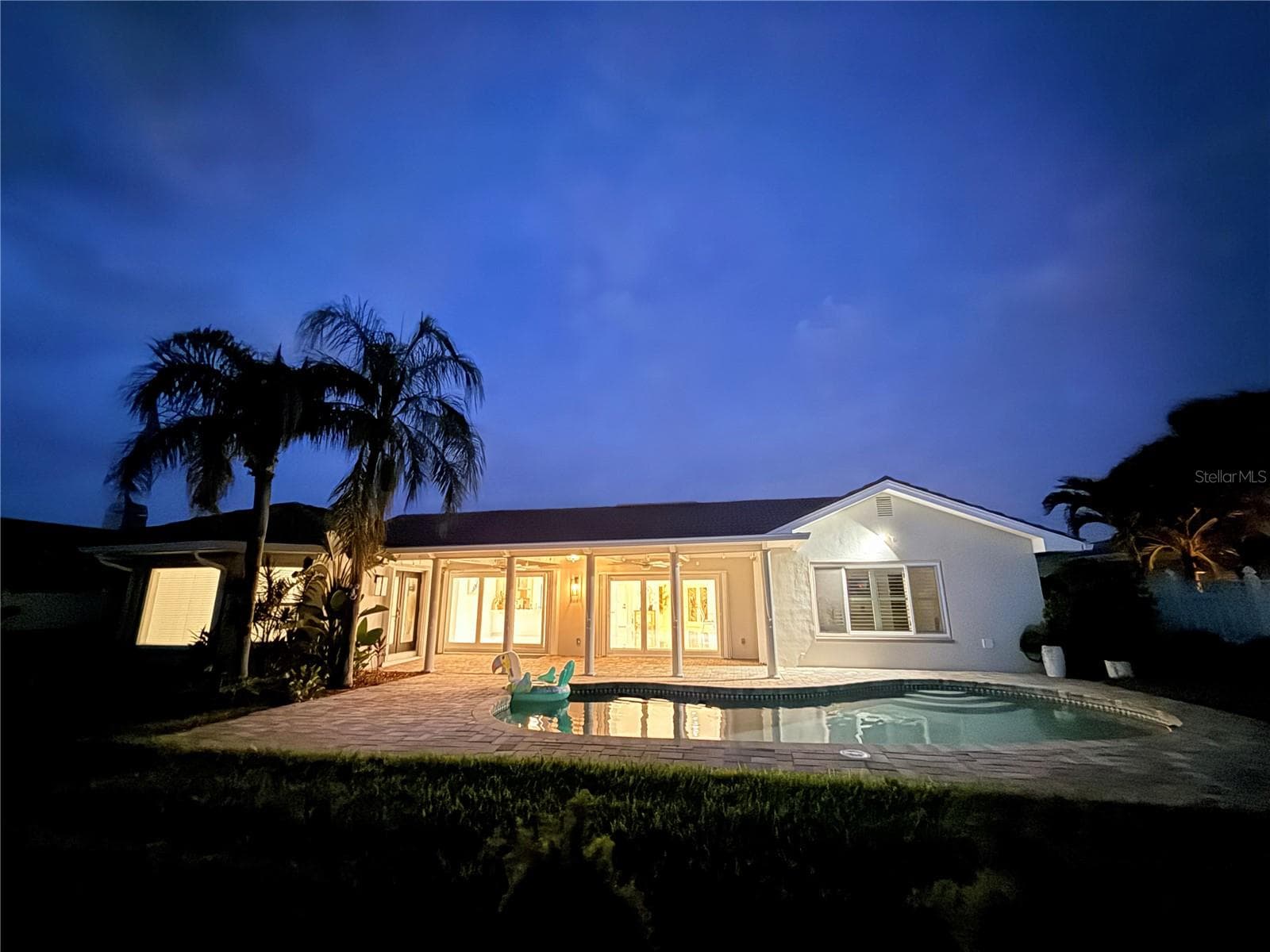 Single Family Residence at 324 LEEWARD IS, CLEARWATER BEACH, photo 3 of 77