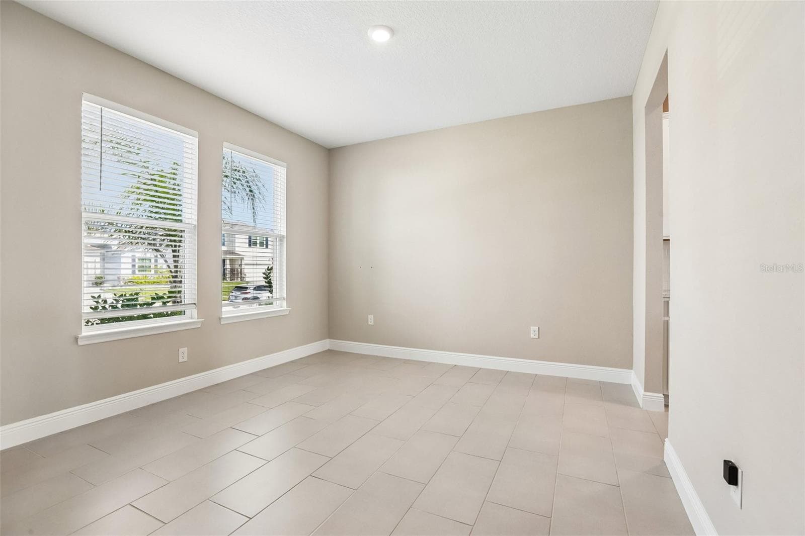 Single Family Residence at 327 MANGROVE MANOR DR, APOLLO BEACH, photo 3 of 30