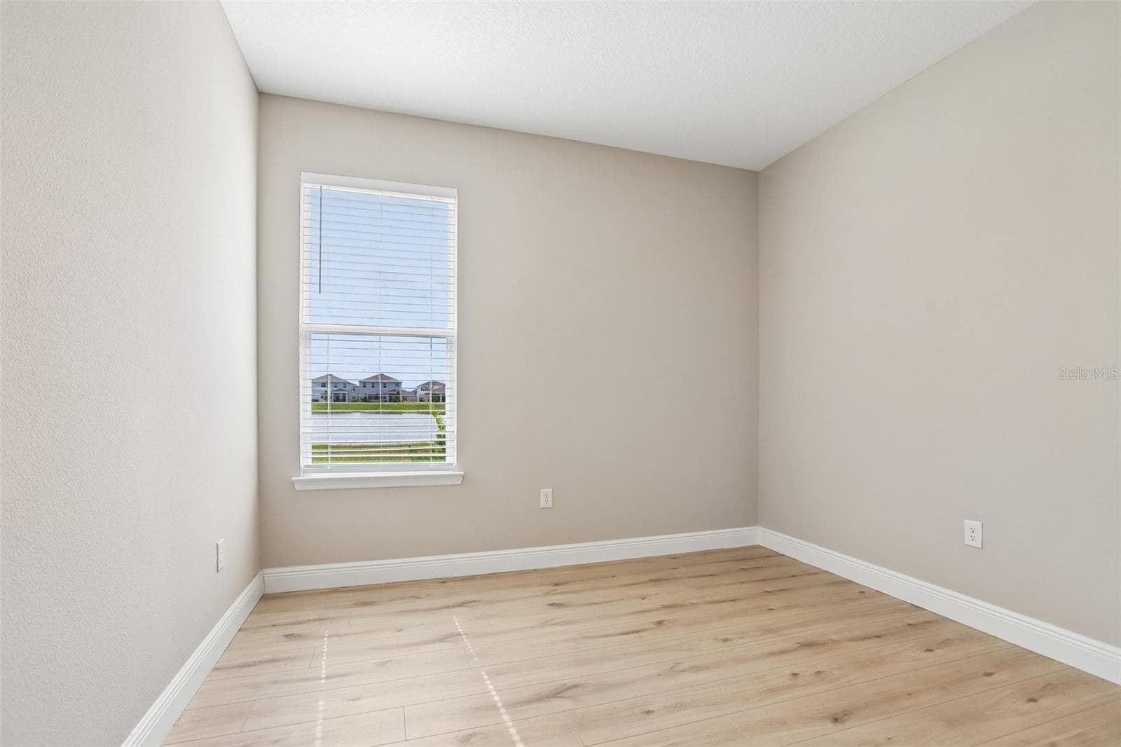 Single Family Residence at 327 MANGROVE MANOR DR, APOLLO BEACH, photo 11 of 30