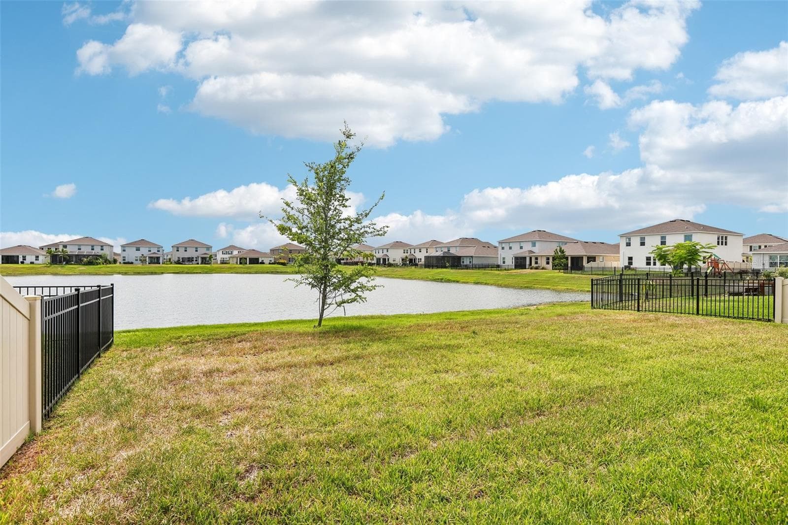 Single Family Residence at 327 MANGROVE MANOR DR, APOLLO BEACH, photo 25 of 30