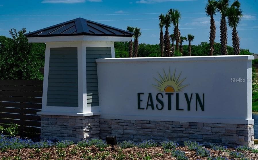 Community Entrance - 630 KINGSWOOD CT, BRADENTON