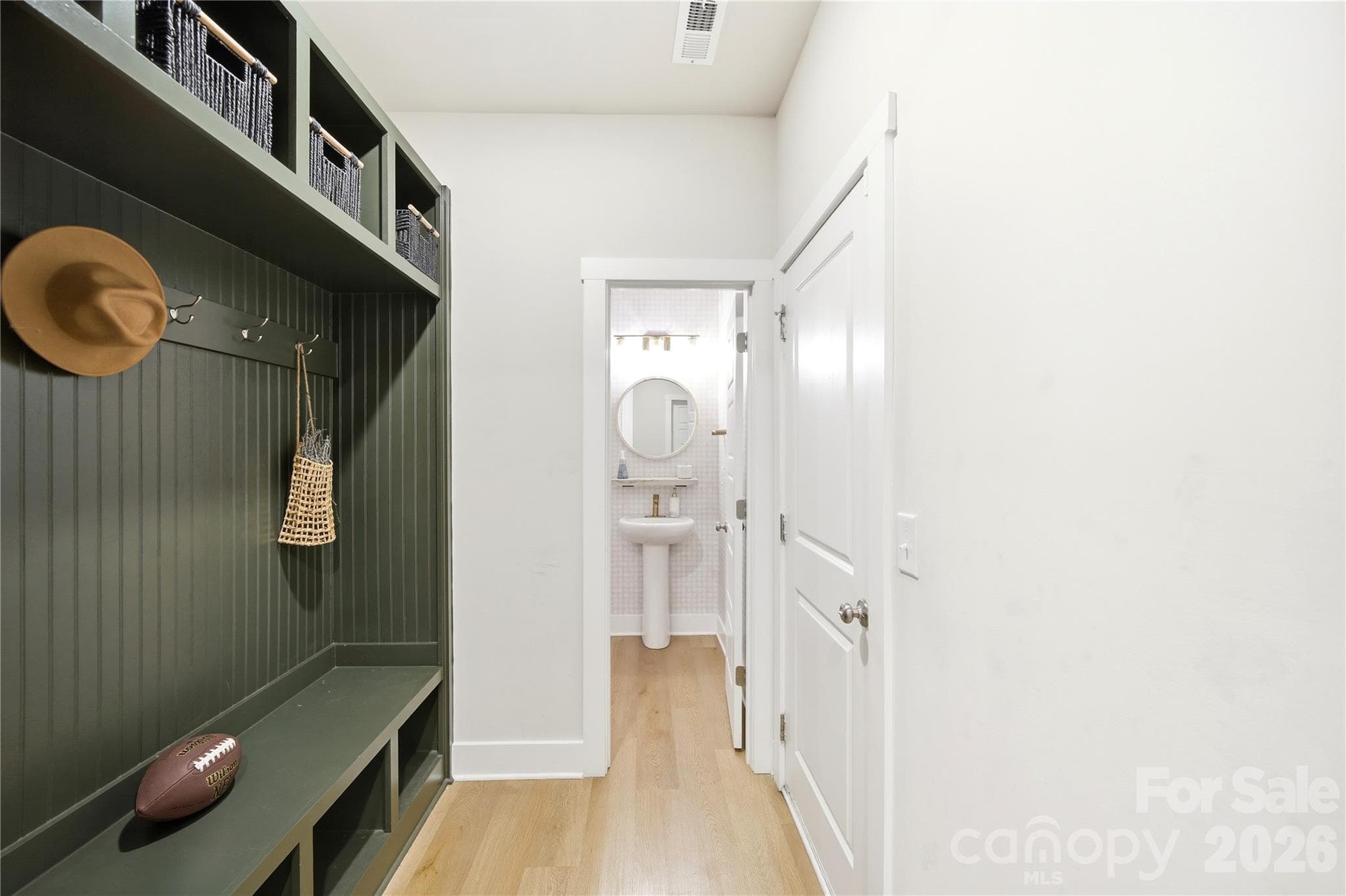 Single Family Residence at 14106 Belmont Greene Drive, Charlotte, photo 6 of 30