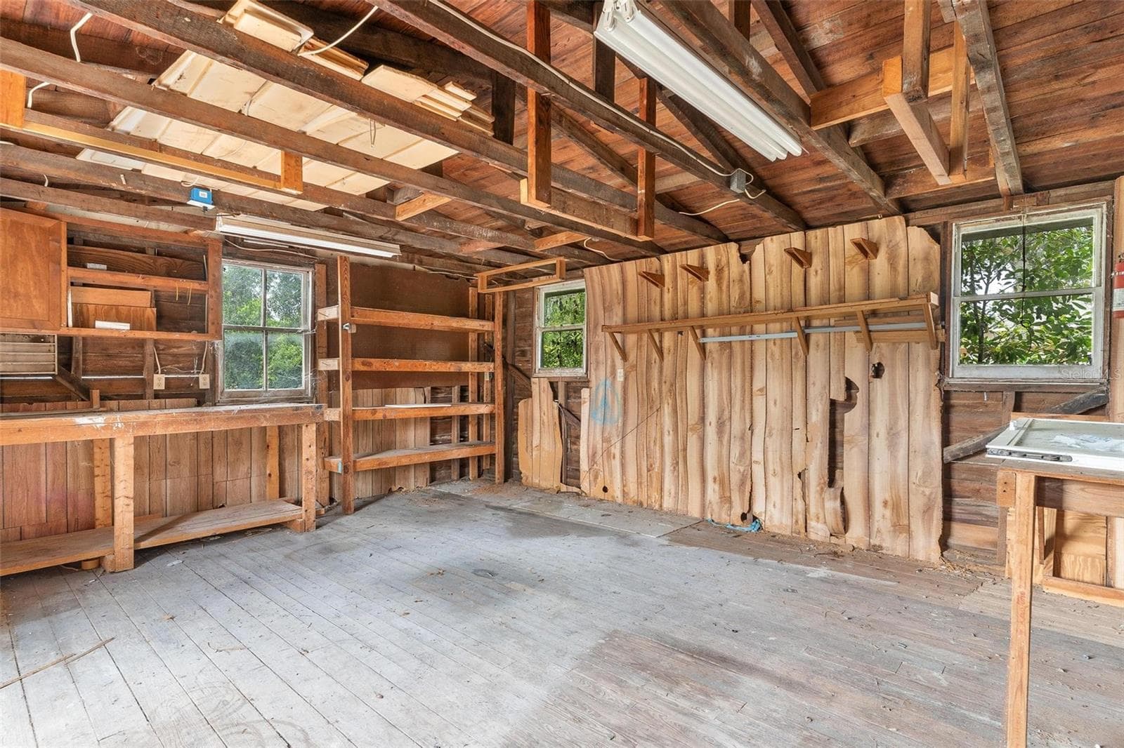 Detached Workshop Perfect place for a Man Cave or She Shed! - 35904 DAWN DR, LEESBURG