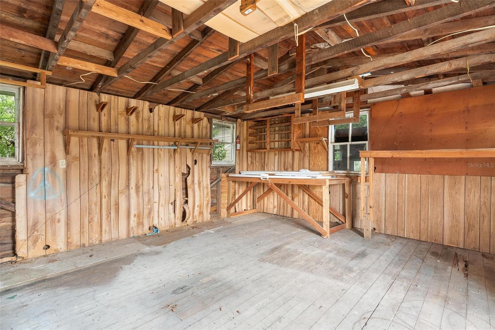 PLENTY OF ROOM... Workshop has Electric! - 35904 DAWN DR, LEESBURG