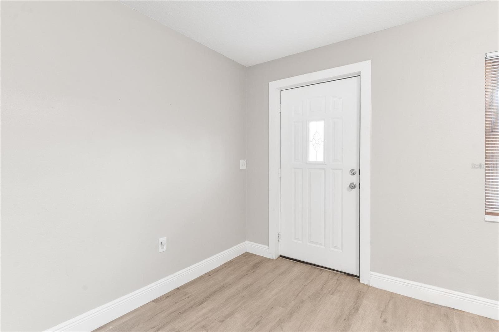 Interior Entry of Home - 35904 DAWN DR, LEESBURG