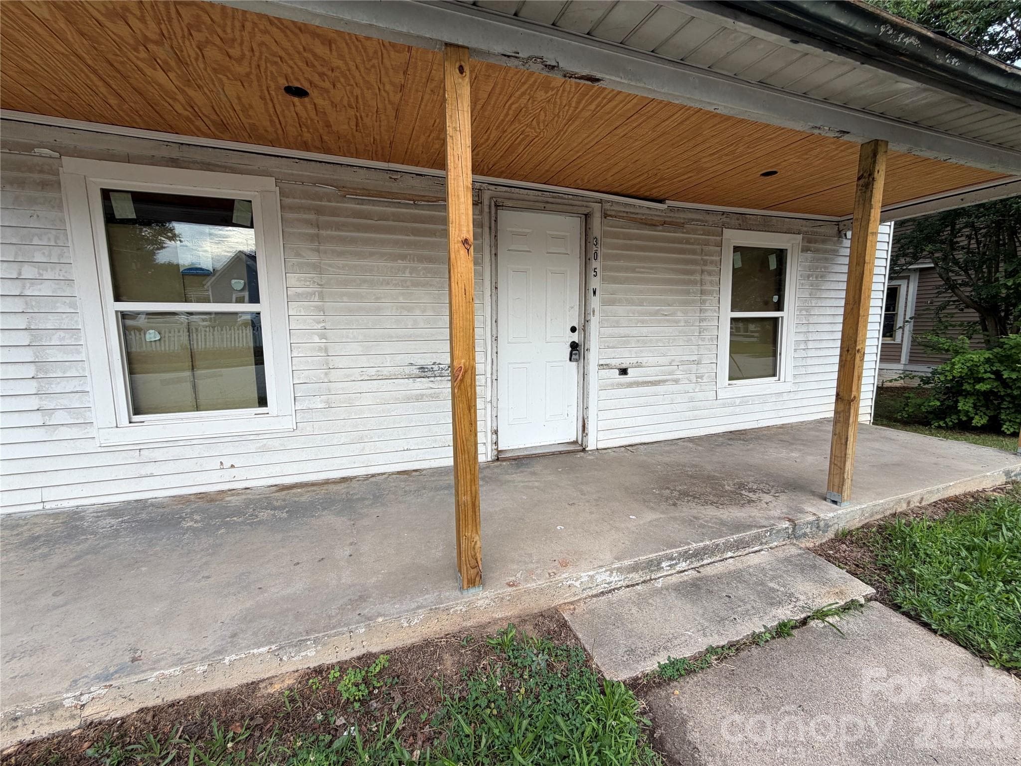 Single Family Residence at 305 W Harrison Street, Salisbury, photo 3 of 30