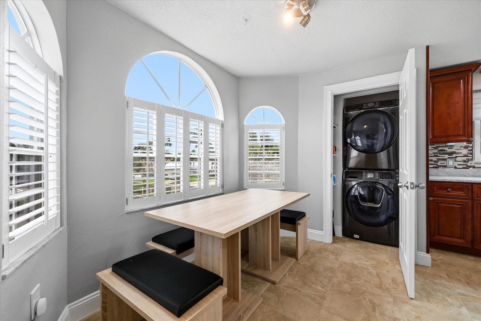 Eat-in Kitchen Area and Laundry Closet - 610 ISLAND WAY #201, CLEARWATER BEACH