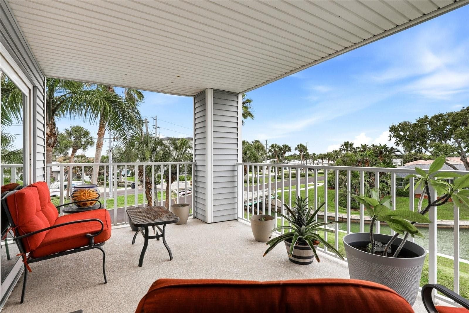 Private Spacious End-Unit Balcony - 610 ISLAND WAY #201, CLEARWATER BEACH