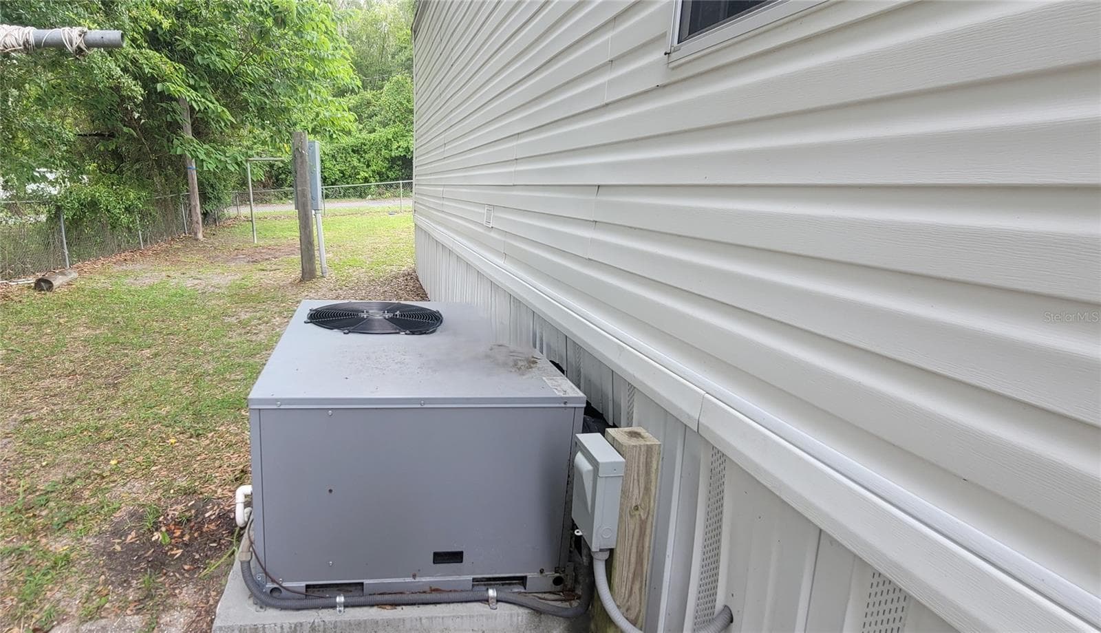 Manufactured Home at 4030 NE 212TH TER, WILLISTON, photo 37 of 41