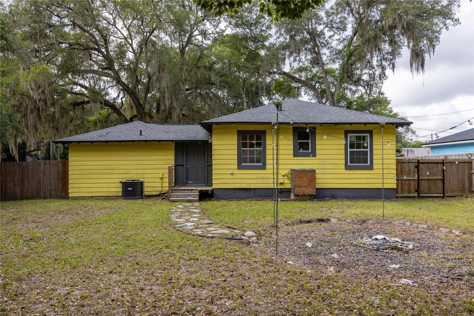 Single Family Residence at 1334 NE 1ST AVE, GAINESVILLE, photo 16 of 18