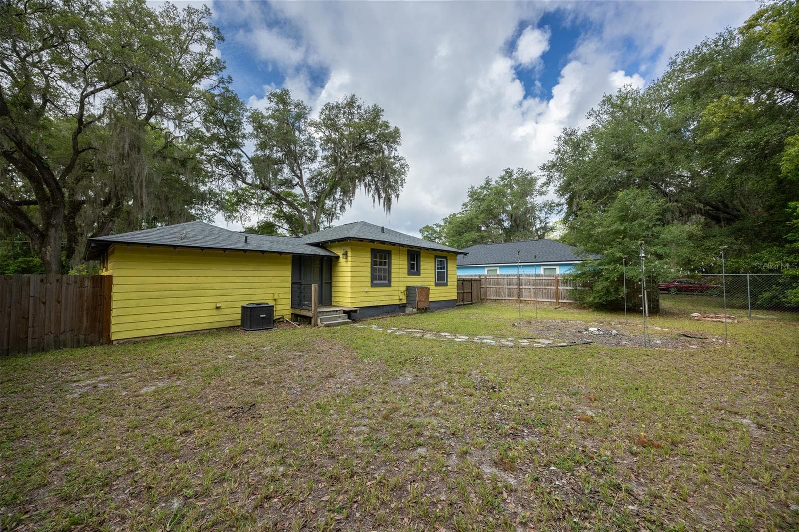 Single Family Residence at 1334 NE 1ST AVE, GAINESVILLE, photo 17 of 18