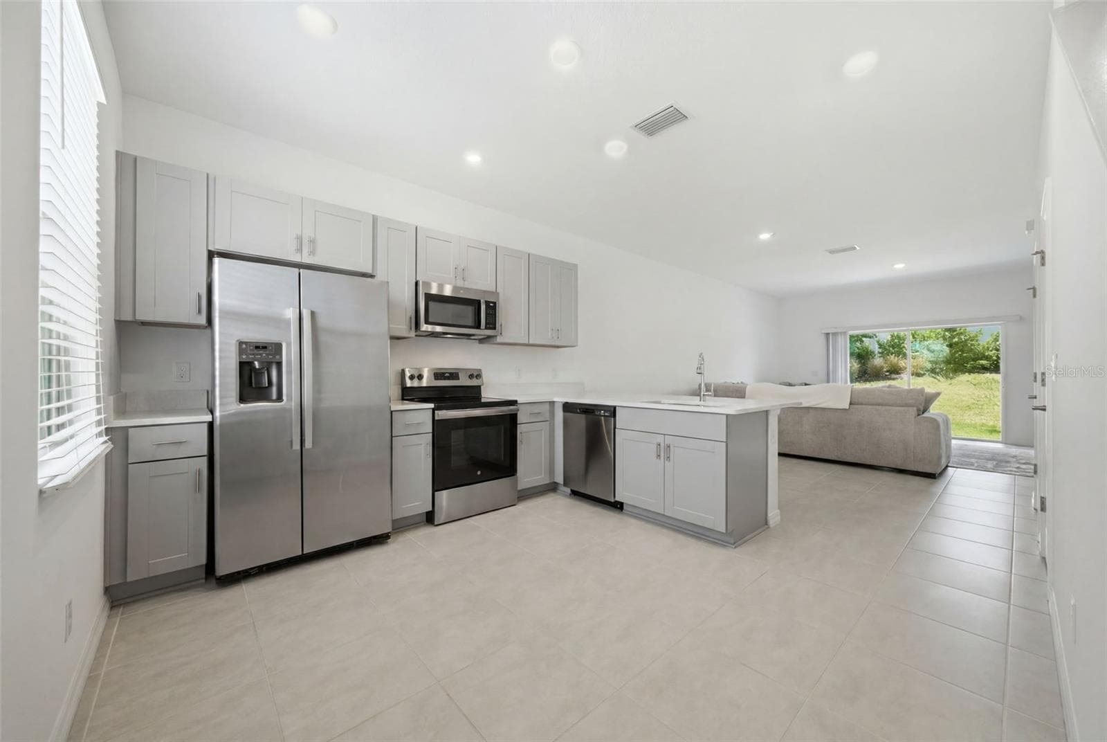 Townhouse at 16570 SAN NICOLA PL, BRADENTON, photo 2 of 29