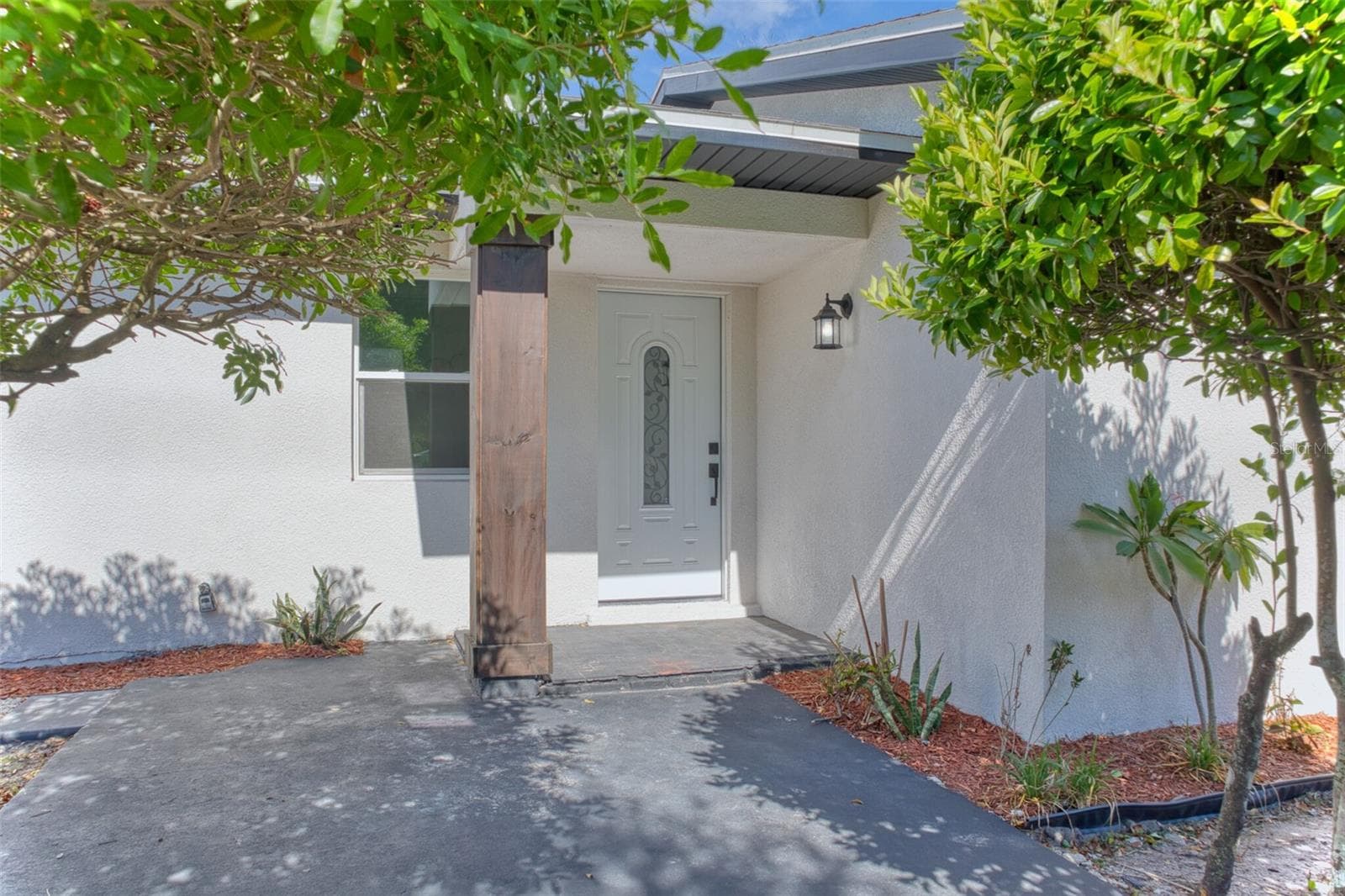 Single Family Residence at 1301 WOODBINE ST, CLEARWATER, photo 7 of 40
