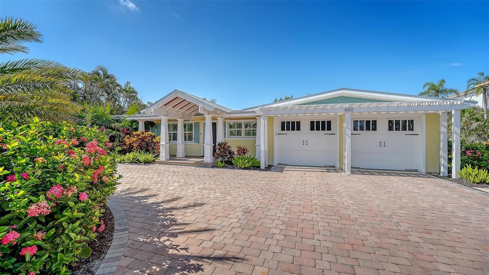 Single Family Residence at 602 BUTTONWOOD DR, LONGBOAT KEY, photo 3 of 61