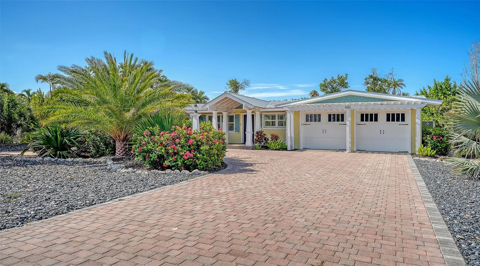 Single Family Residence at 602 BUTTONWOOD DR, LONGBOAT KEY, photo 4 of 61