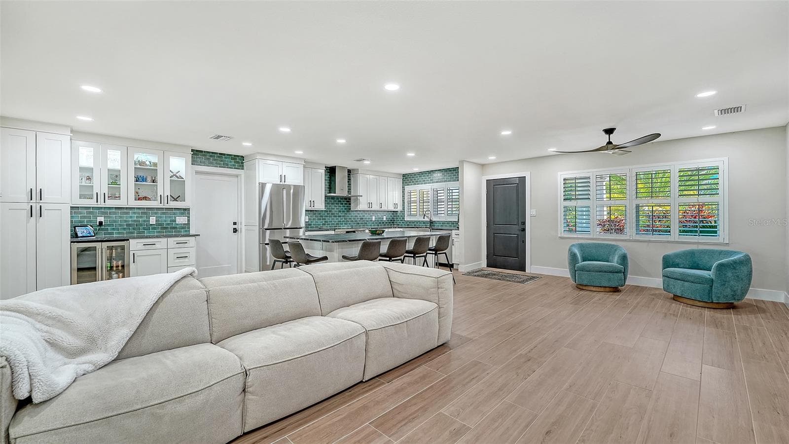 Single Family Residence at 602 BUTTONWOOD DR, LONGBOAT KEY, photo 11 of 61