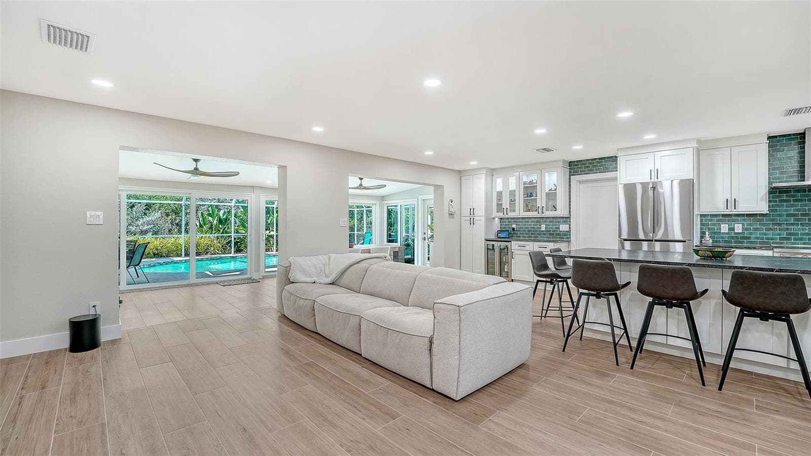 Single Family Residence at 602 BUTTONWOOD DR, LONGBOAT KEY, photo 12 of 61