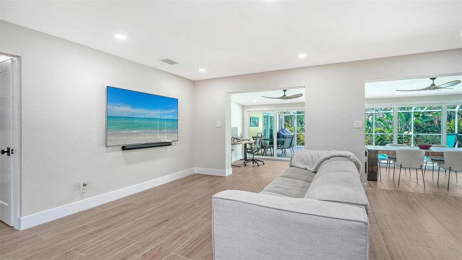 Single Family Residence at 602 BUTTONWOOD DR, LONGBOAT KEY, photo 13 of 61
