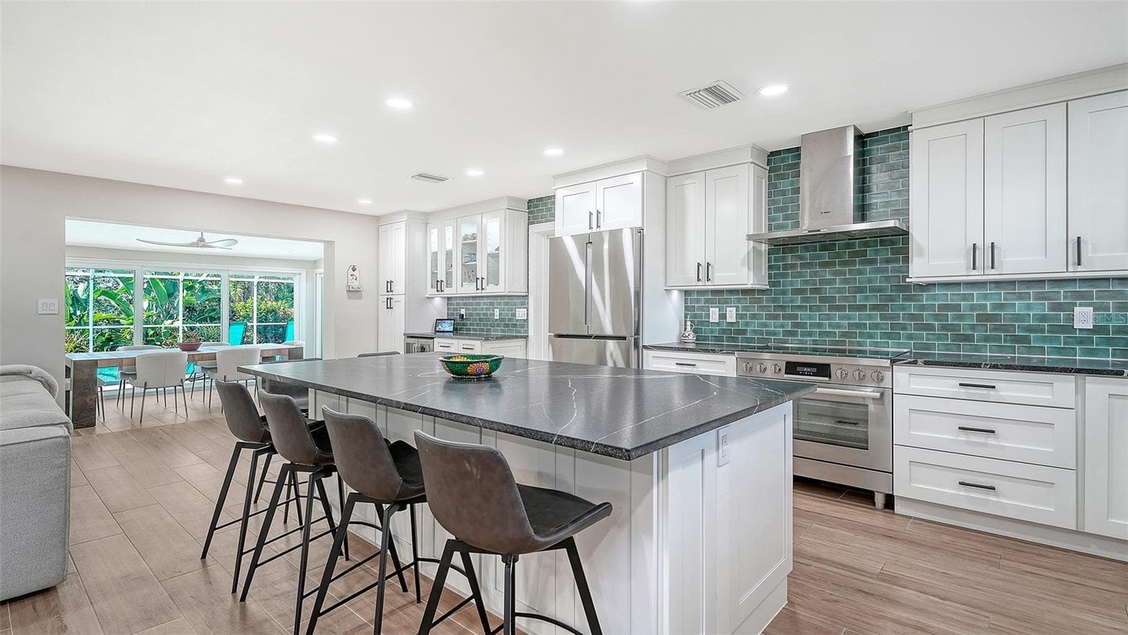 Single Family Residence at 602 BUTTONWOOD DR, LONGBOAT KEY, photo 15 of 61