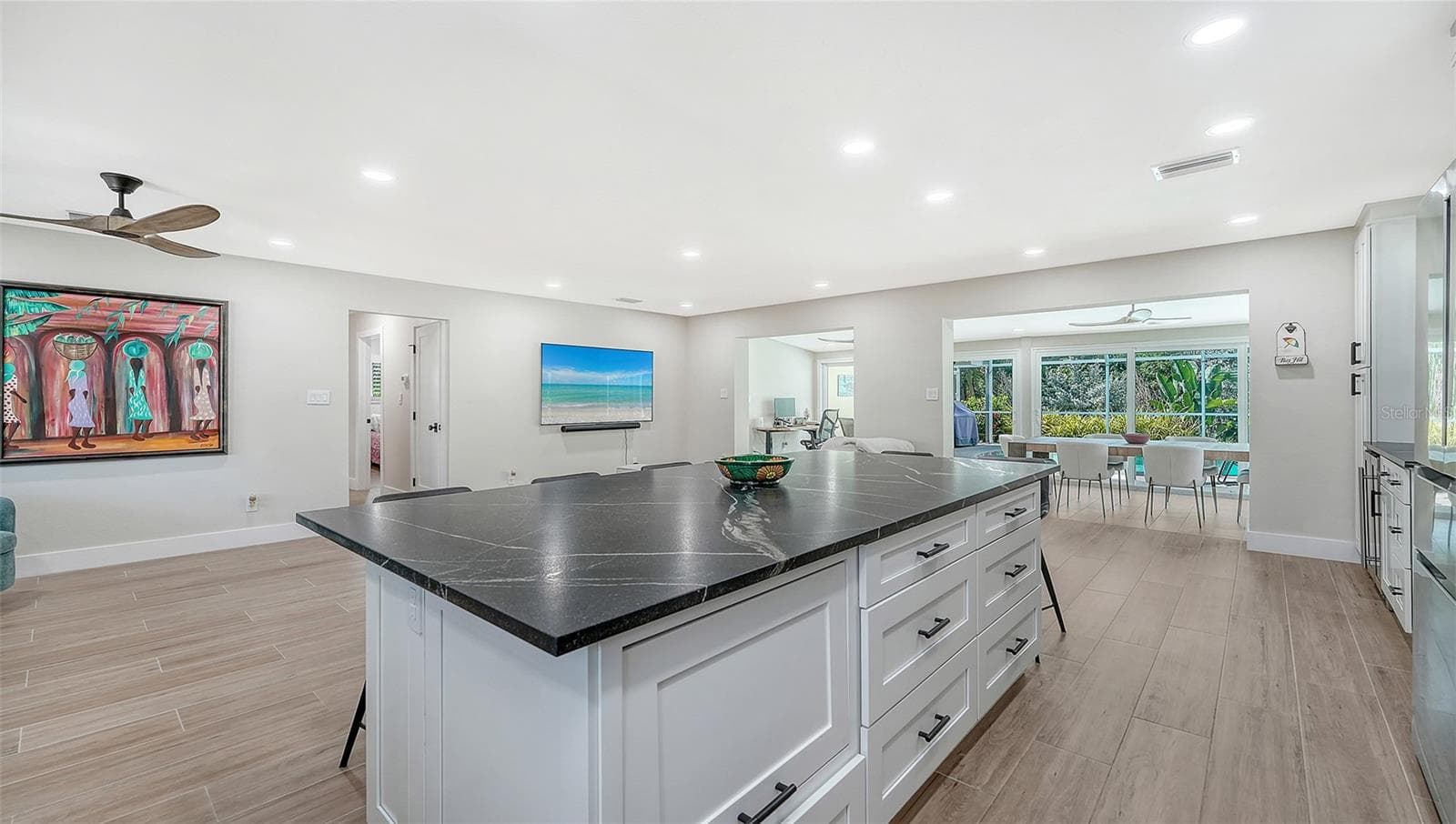 Single Family Residence at 602 BUTTONWOOD DR, LONGBOAT KEY, photo 16 of 61