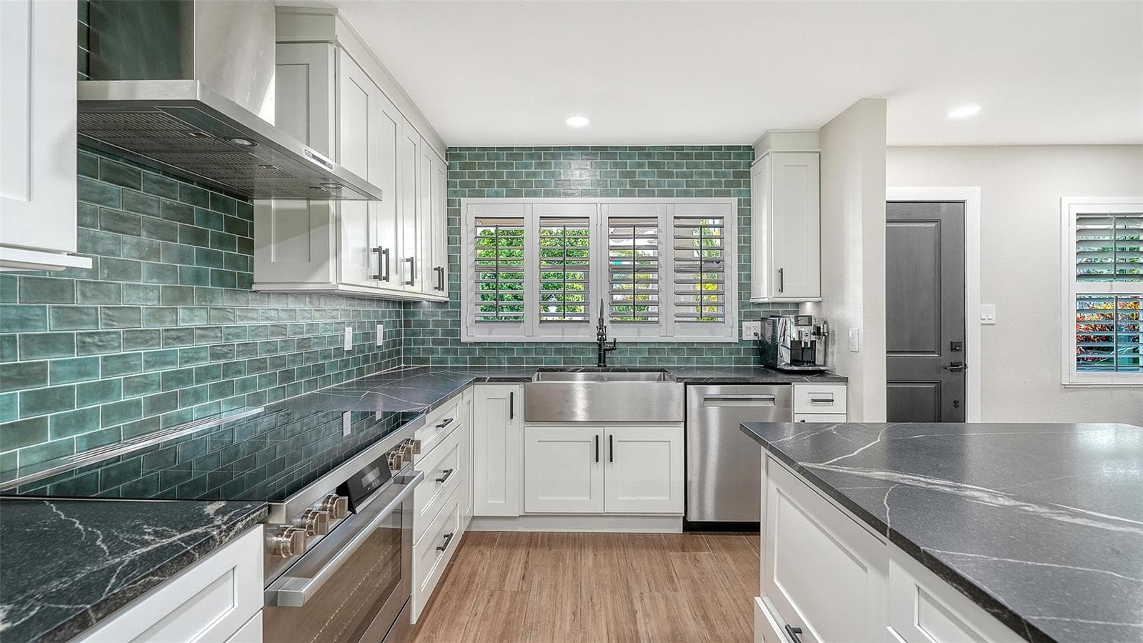 Single Family Residence at 602 BUTTONWOOD DR, LONGBOAT KEY, photo 17 of 61