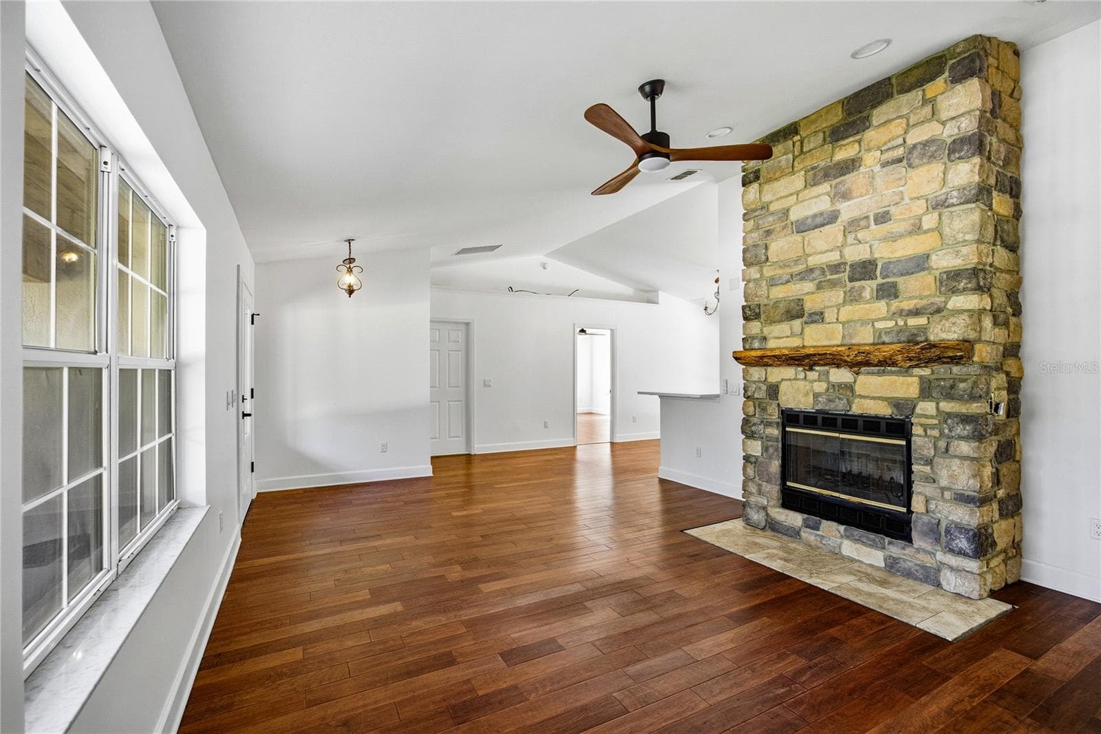 Stone Fireplace - 14810 NW 185 ST, WILLISTON