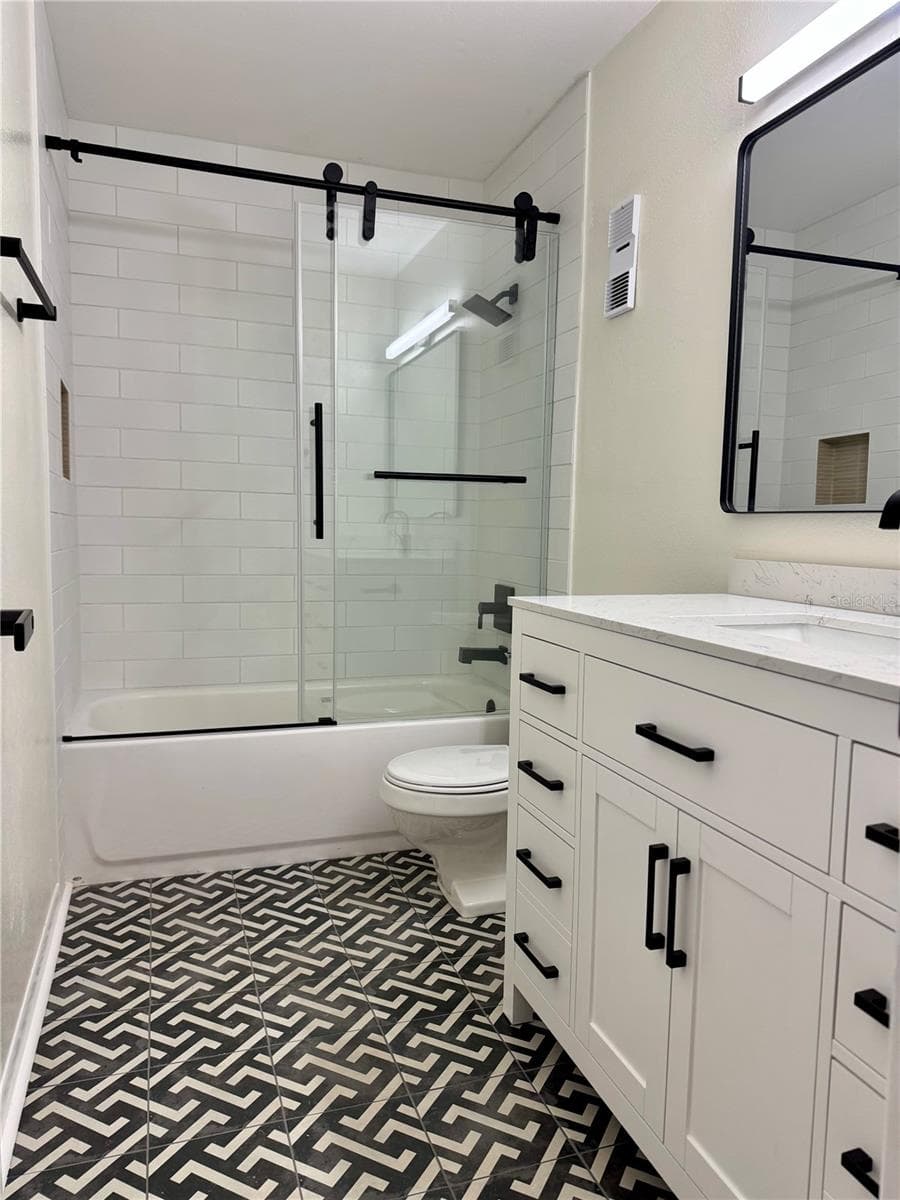 Condominium at 3819 N OAK DR #I42, TAMPA, photo 12 of 25