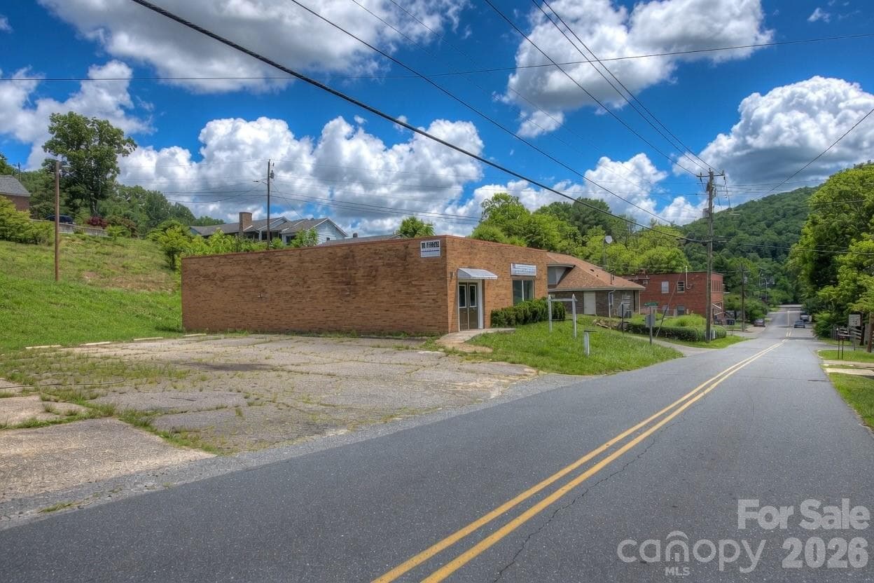 View From Walnut Ave./Customer Parking - 193 Walnut Avenue, Spruce Pine
