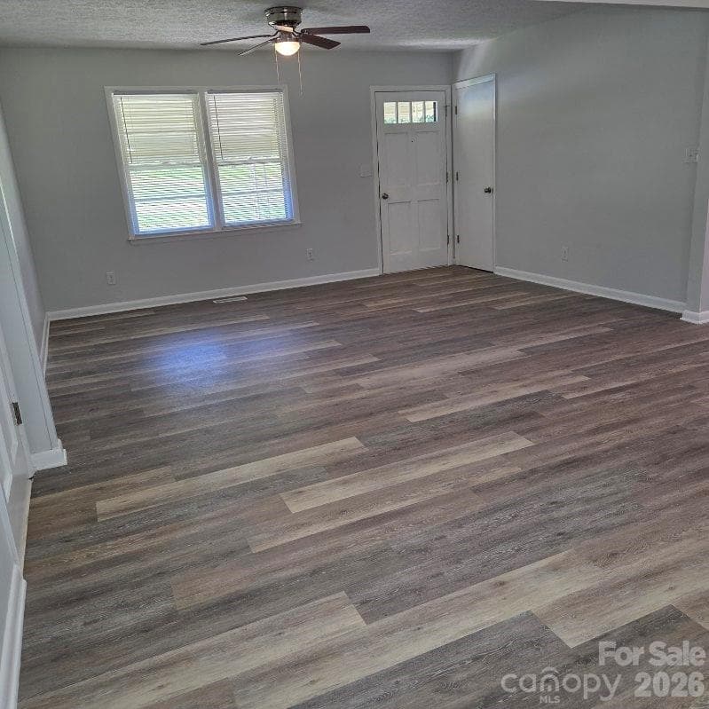 Single Family Residence at 251 Branchwood Circle, Kings Mountain, photo 7 of 26
