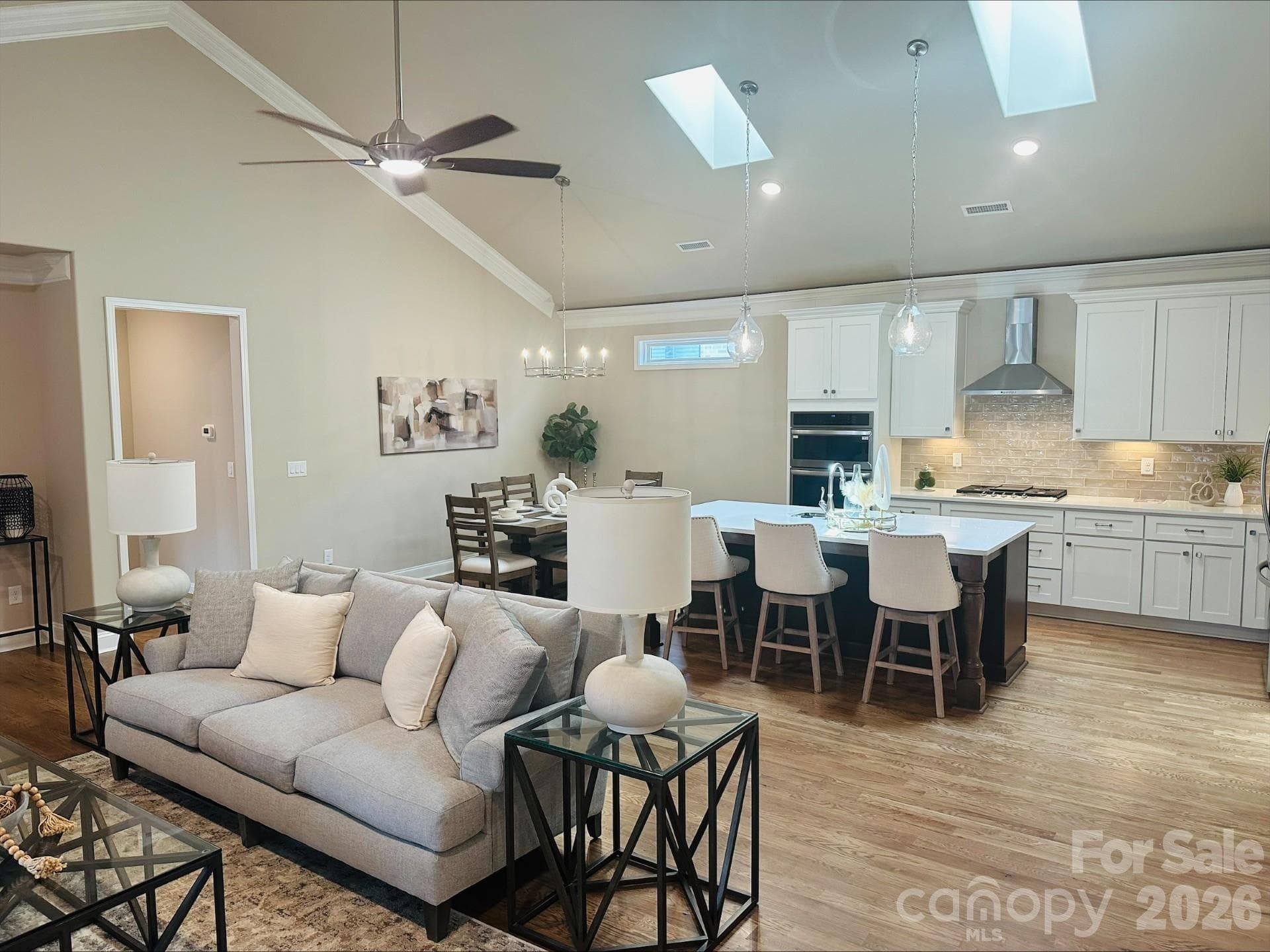 Single Family Residence at 5068 Silver Trace Lane, Denver, photo 2 of 12