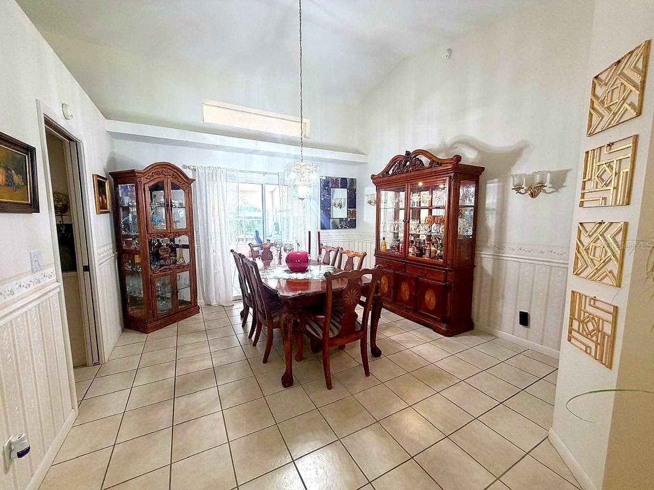 Single Family Residence at 26912 BECKER CT, LEESBURG, photo 6 of 32