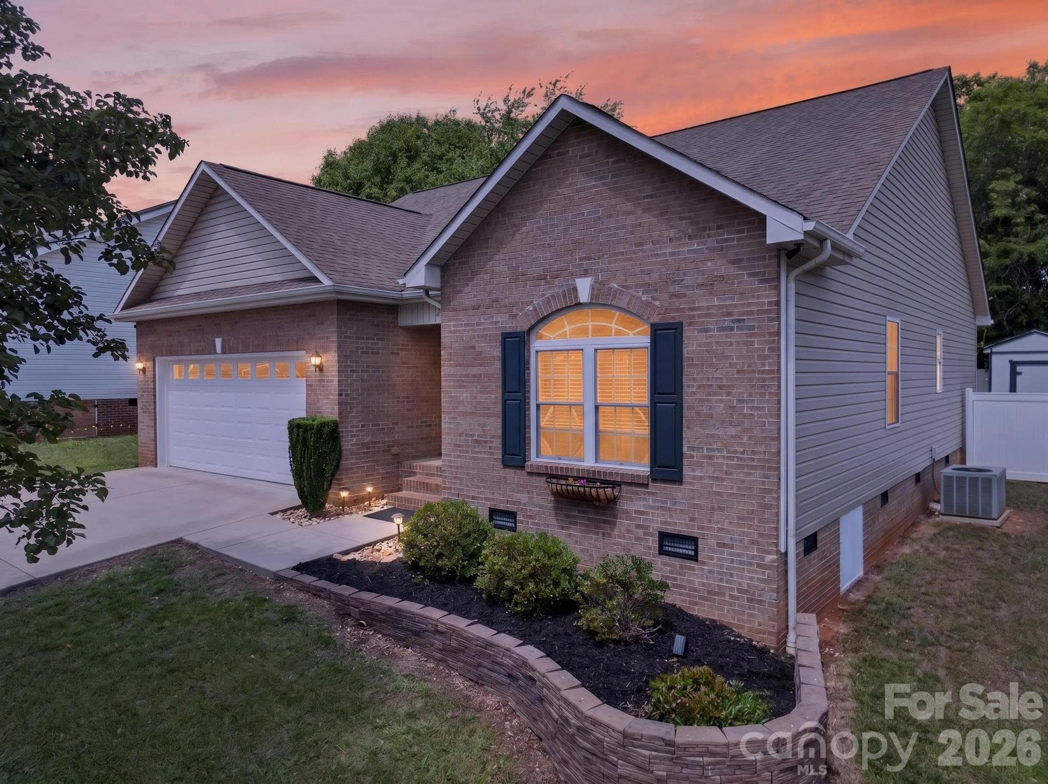 Single Family Residence at 1590 Mayfair Drive, Conover, photo 4 of 42