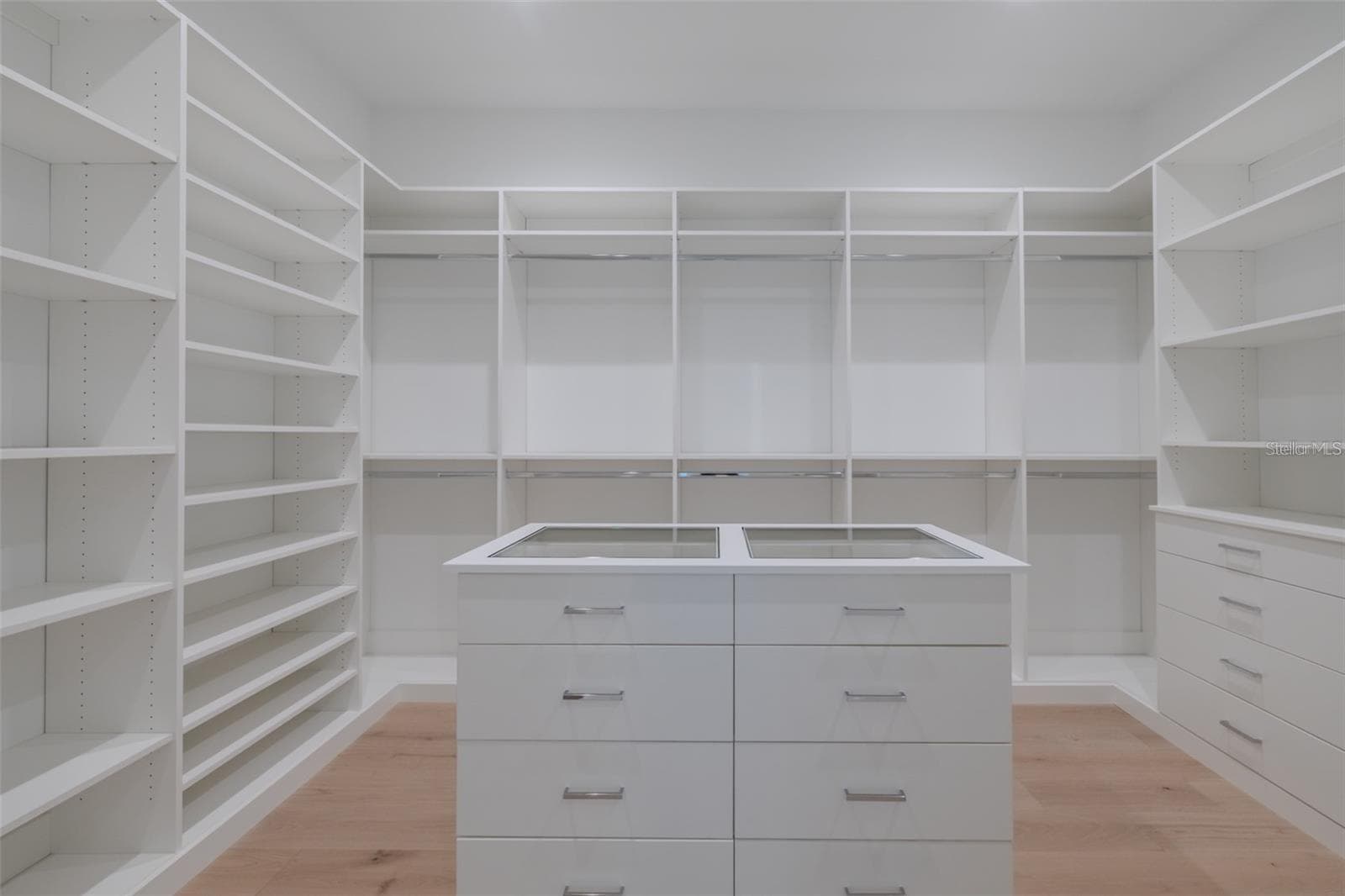 Primary Closet - 4608 W EL PRADO BLVD, TAMPA