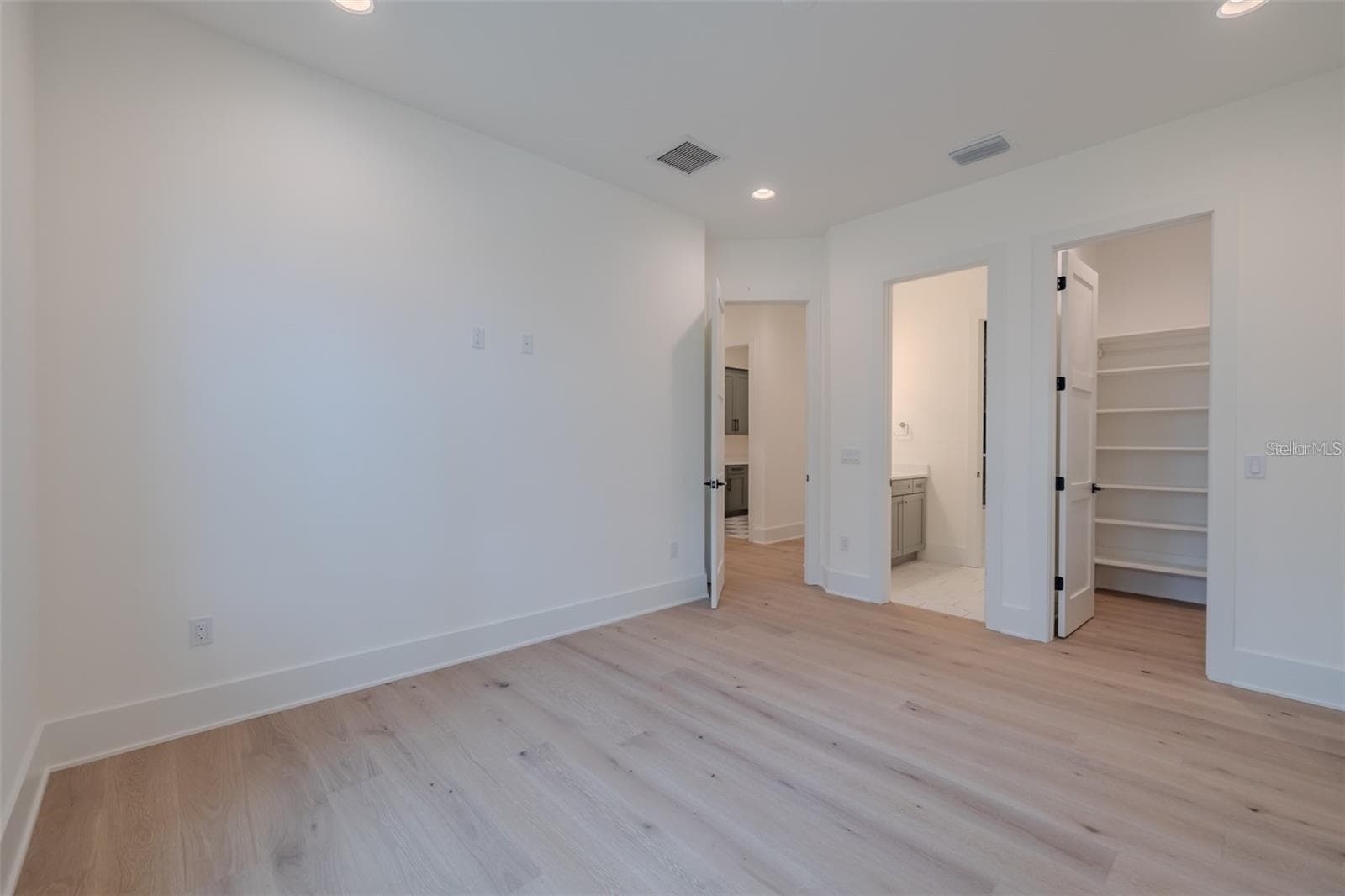 Bonus Room Upstairs - 4608 W EL PRADO BLVD, TAMPA