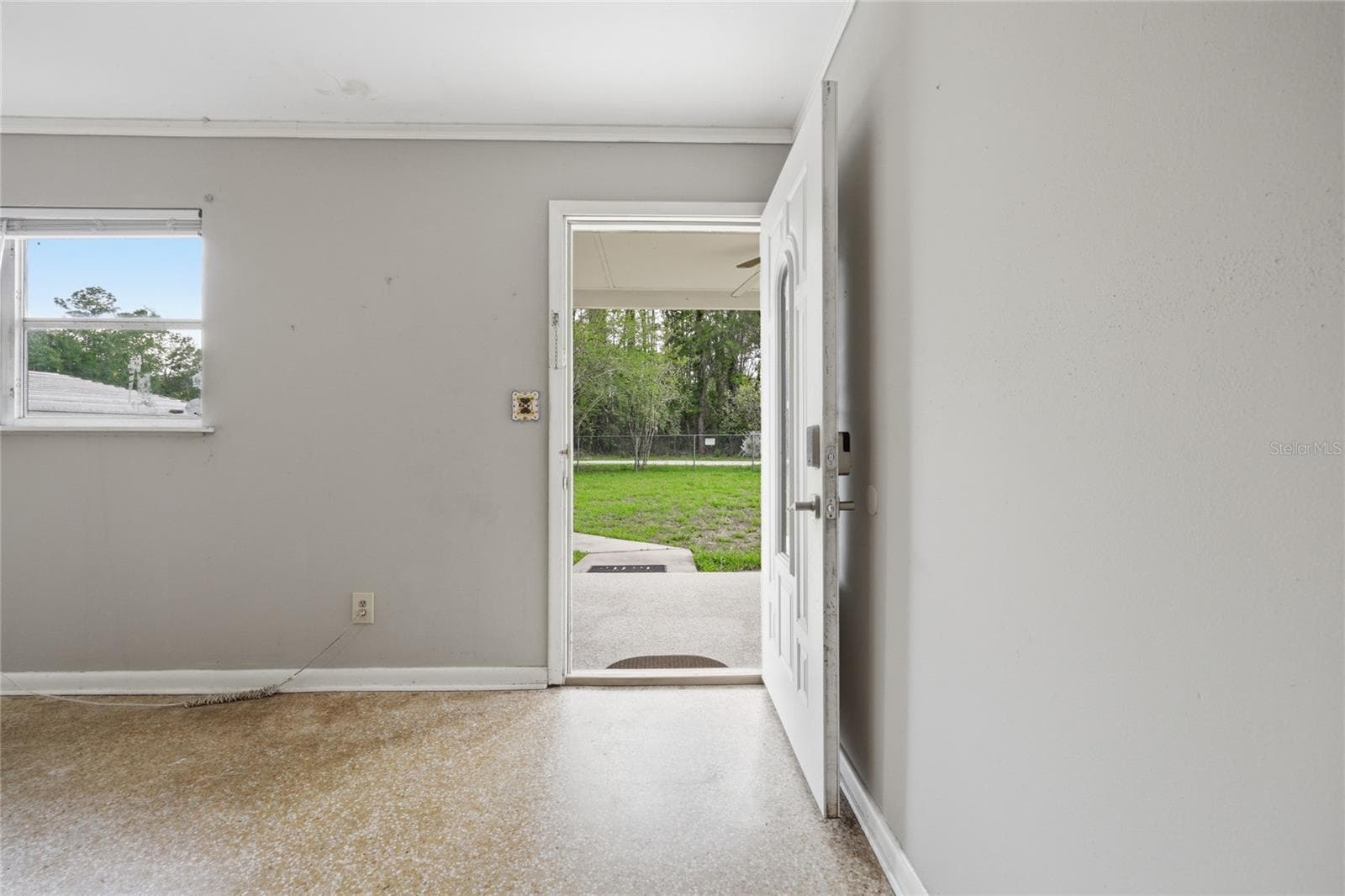 Single Family Residence at 16913 NE 77TH LN, HAWTHORNE, photo 13 of 46
