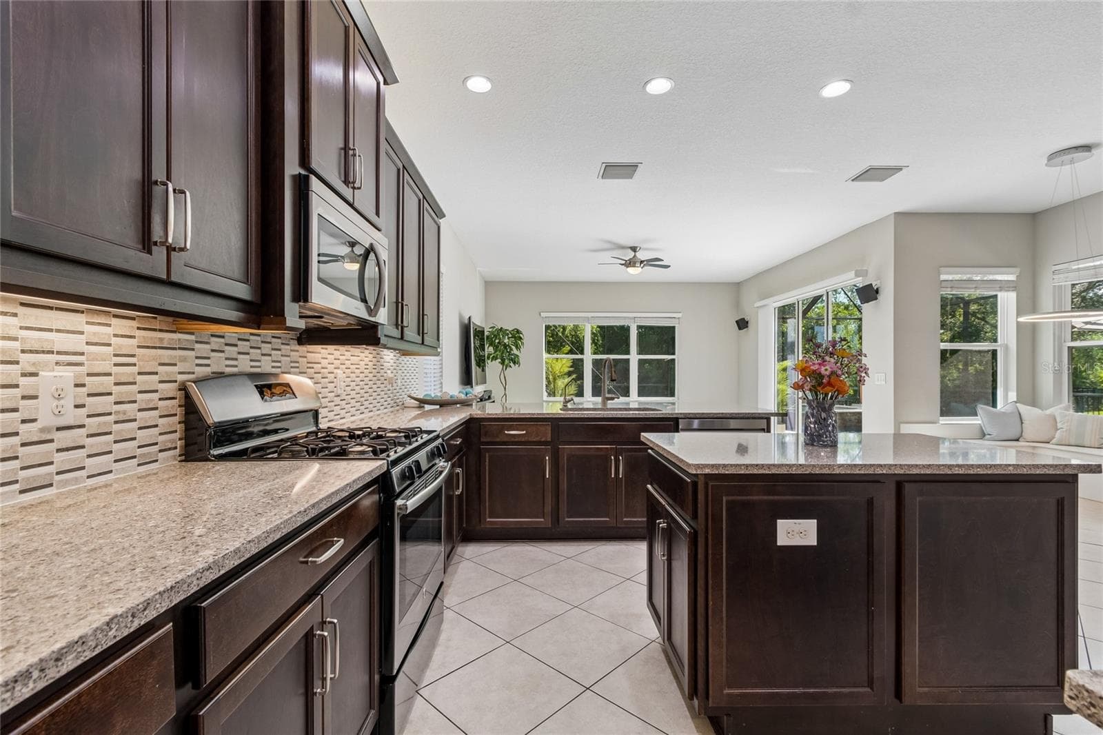 Gourmet Kitchen - 30229 SOUTHERNWOOD CT, WESLEY CHAPEL